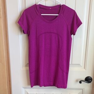 lululemon swiftly tech hip length- athletic Magenta Short Sleeve Tee